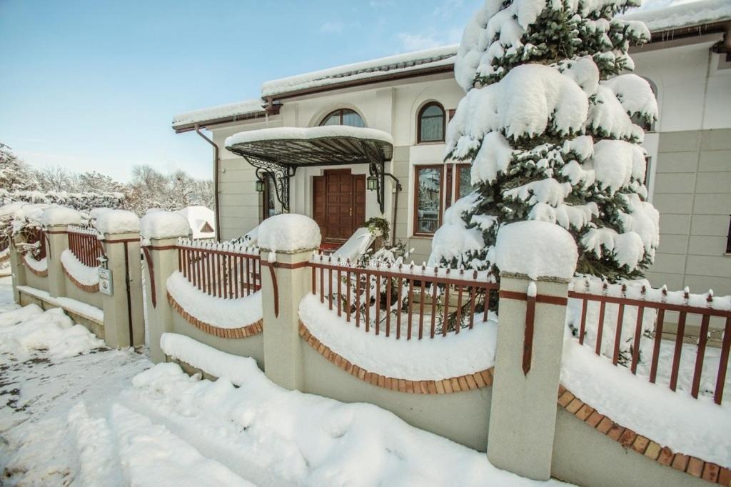 Rapsodia Pension Sučava Exteriér fotografie